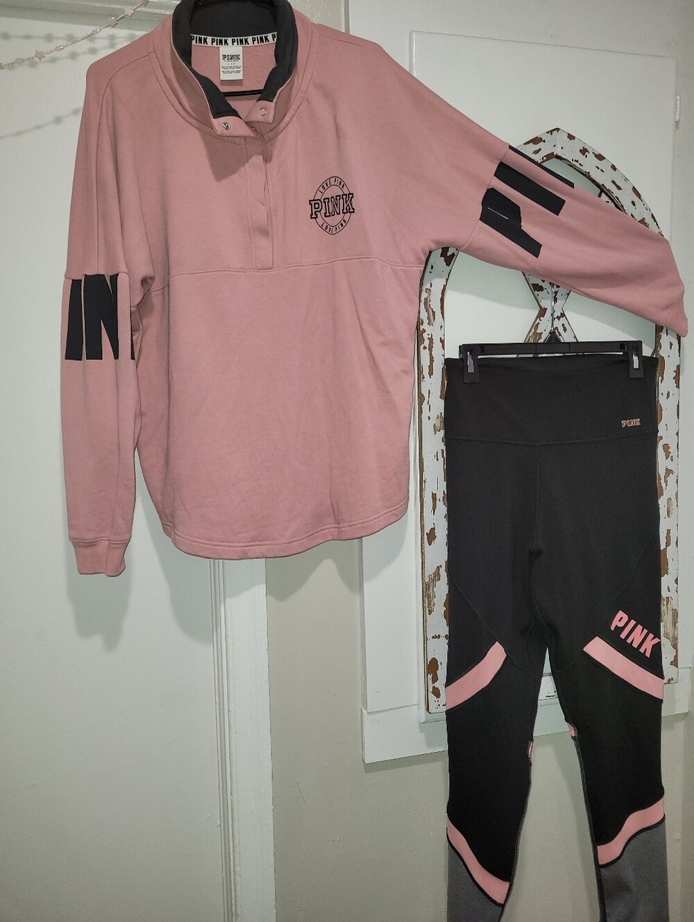 Victoria's Secret Matching SET PINK PULLOVER LEGGINGS  Pink, Gray, Black LOUNGE